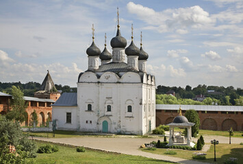 Fototapeta na wymiar Cathedral of St. Nicholas in Zaraysk kremlin. Russia