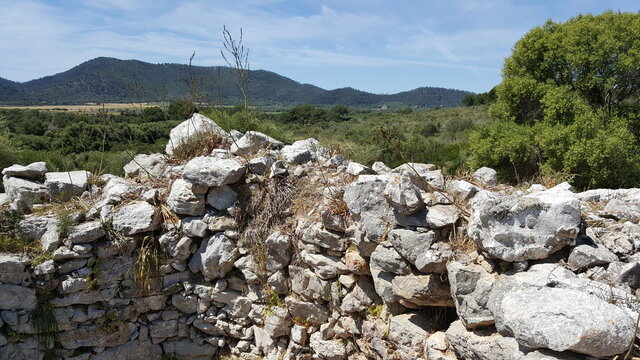 Pr&auml;historische Mauer bei Canyamel, Mallorca