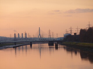 Obraz premium Flint bridge at sunset