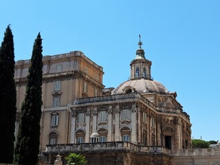 Fototapeta na wymiar Piazza San Pietro, fragment architektury, Roma.