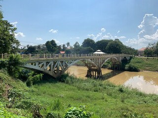 Fototapeta na wymiar Pont à Battambang, Cambodge 