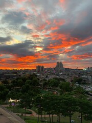 Fototapeta na wymiar sunset in the city