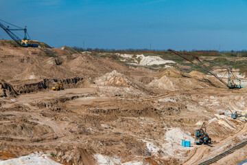 Extraction of refractory clay