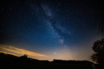 Milchstraße am Himmel bei Nacht in guter Auflösung. Geeignet für Himmel Austausch oder...