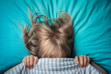 the child is afraid to sleep alone. child has nightmares