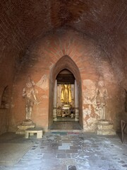 Intérieur d'un temple à Bagan, Myanmar