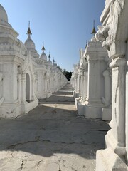 Temple Kuthodaw à Mandalay, Myanmar