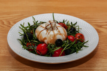 salad with tomatoes and mozzarella