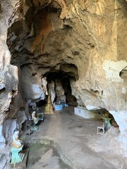 Temple dans une grotte au lac Inle, Myanmar