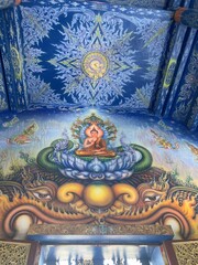 Obraz na płótnie Canvas Intérieur du temple bleu à Chiang Rai, Thaïlande