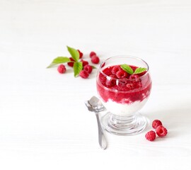 yogurt with berries