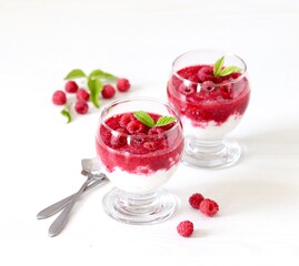 yogurt with berries
