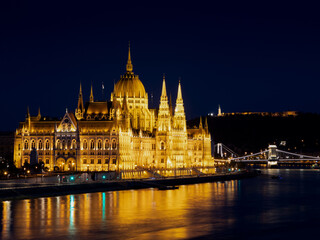 Fototapeta na wymiar Parliament Building in Budapest at night