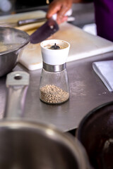 Utensílios de cozinha, Vinho e Pimenta