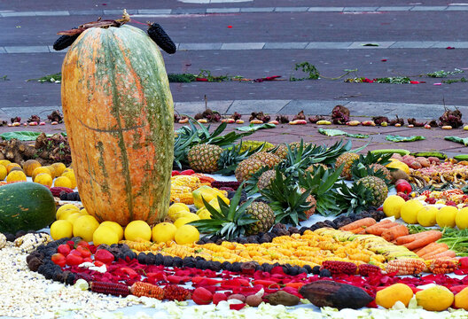 Chacana or Ceremony in homage to Pachamama (Mother Earth) is aboriginal ritual of the indigenous peoples of Ecuador. Bean, corn, fruit, banana, pineapple, orange, mango, carrot, nut, babaco, pumpkin