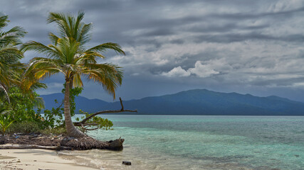 Fototapeta na wymiar Mainland view from uninhabited islands, archipelago San Blas, Panama