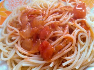 spaghetti with tomato sauce