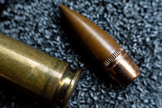 Gunpowder ammunition, capsule rifle 7.62 and lead