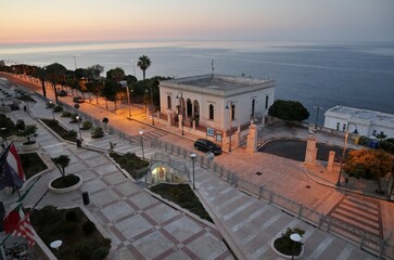 Santa Cesarea Terme - Stabilimento termale sul lungomare all'alba