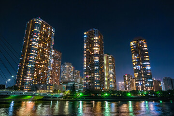 Fototapeta na wymiar 東京 月島の高層マンション群 夜景