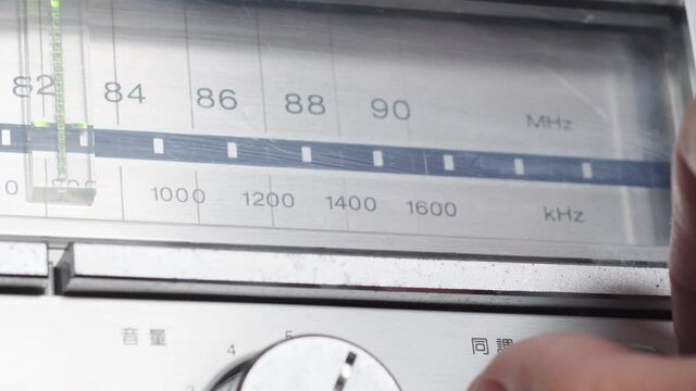 ラジオチューナー