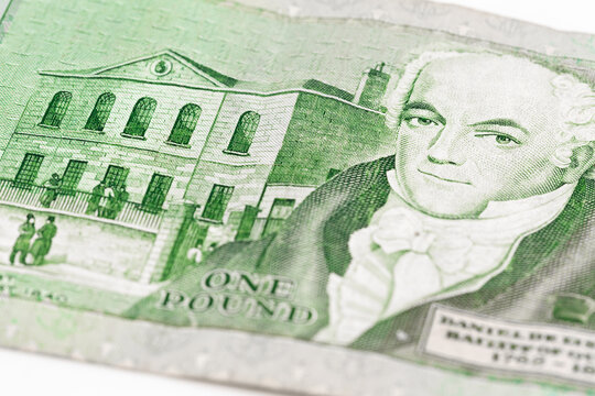 detail of a one Guernsey pound banknote reverse