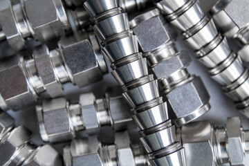 Quick connect fittings coupling for assembling compressed air, hydraulics, pneumatics, gases, fuel...