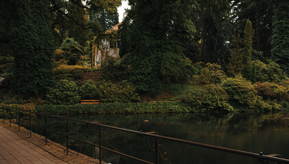 zabytkowy dom w Arboretum w Wojsławicach