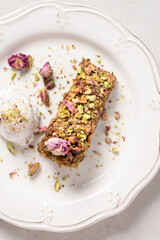 Olive oil cake with pistachios