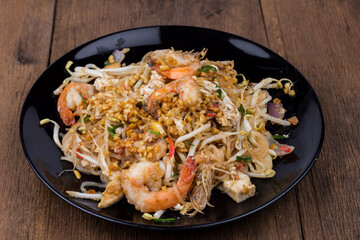 Thai fried noodle with fresh prawn (Pad Thai), Select focus