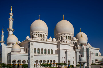 Fototapeta na wymiar Abu Dhabi Sheikh Zayed Grand Mosque - United Arab Emirates