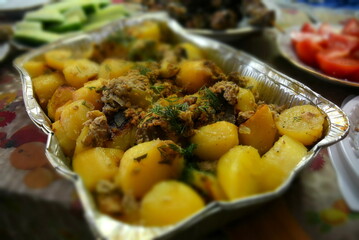 potatoes with vegetables and meat