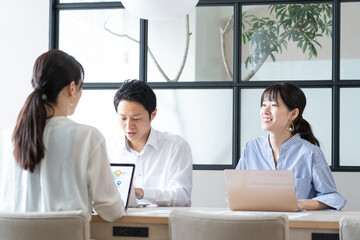 アジア人　ビジネス　ポートレート　複数