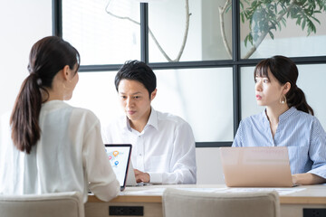 アジア人　ビジネス　ポートレート　複数