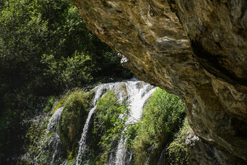 Obraz premium cascada de un rio