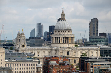 Fototapeta na wymiar Panoramic view on the city. St Paul's Cathedral and skyscrapers. London, Great Britain.