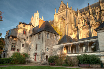 extérieure gothique de la cathédrale Saint-Pierre-et-Saint-Paul de Nantes en Loire Atlantique