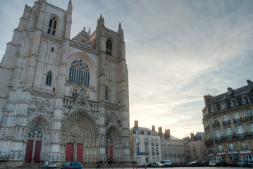 extérieure gothique de la cathédrale Saint-Pierre-et-Saint-Paul de Nantes en Loire Atlantique