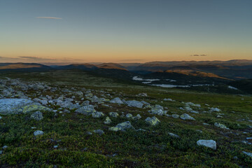 Fototapeta premium Widok na Góry Skandynawskie w pobliżu szczytu górskiego Gaustatoppen