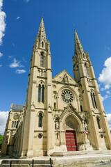 La catedral de Notre Dame y Saint Castor, Nimes, capital del departamento de Gard,Francia, Europa