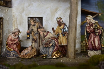 Naklejka premium Krippe, Weihnachtskrippe, Geburt, Weihnachten, Jesus, Christen, Religion, Maria und Josef, Ochs und Esel, heilig Abend, heilige dre Könige, Hirten , Schafe, Glauben 