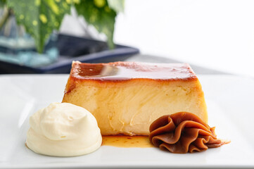 Flan Mixto