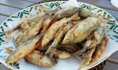 Friture de poissons de gardons 