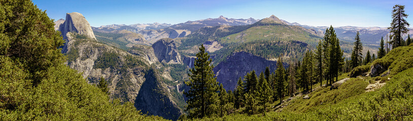 Panorama mit Blick auf Half Dome im Yosemite National Park