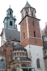 Fototapeta na wymiar Die Kathedrale am Wawelschloss in Krakow. Cracow. Wawel Krakau.