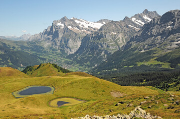 Naklejka premium The Wetterhorn seen from Männlichen.