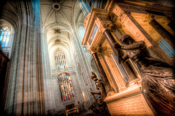 intérieure  gothique de la cathédrale Saint-Pierre-et-Saint-Paul de Nantes en Loire Atlantique