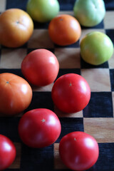 Tomaten auf dem Schachbrett