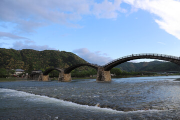 早朝の錦帯橋