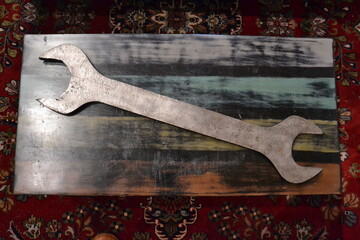Old massive wrench at 95